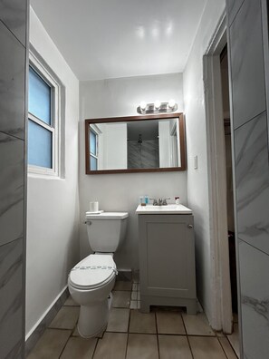 Bathroom - Motel San Diego - In San Diego (Pacific Beach) (San Diego)