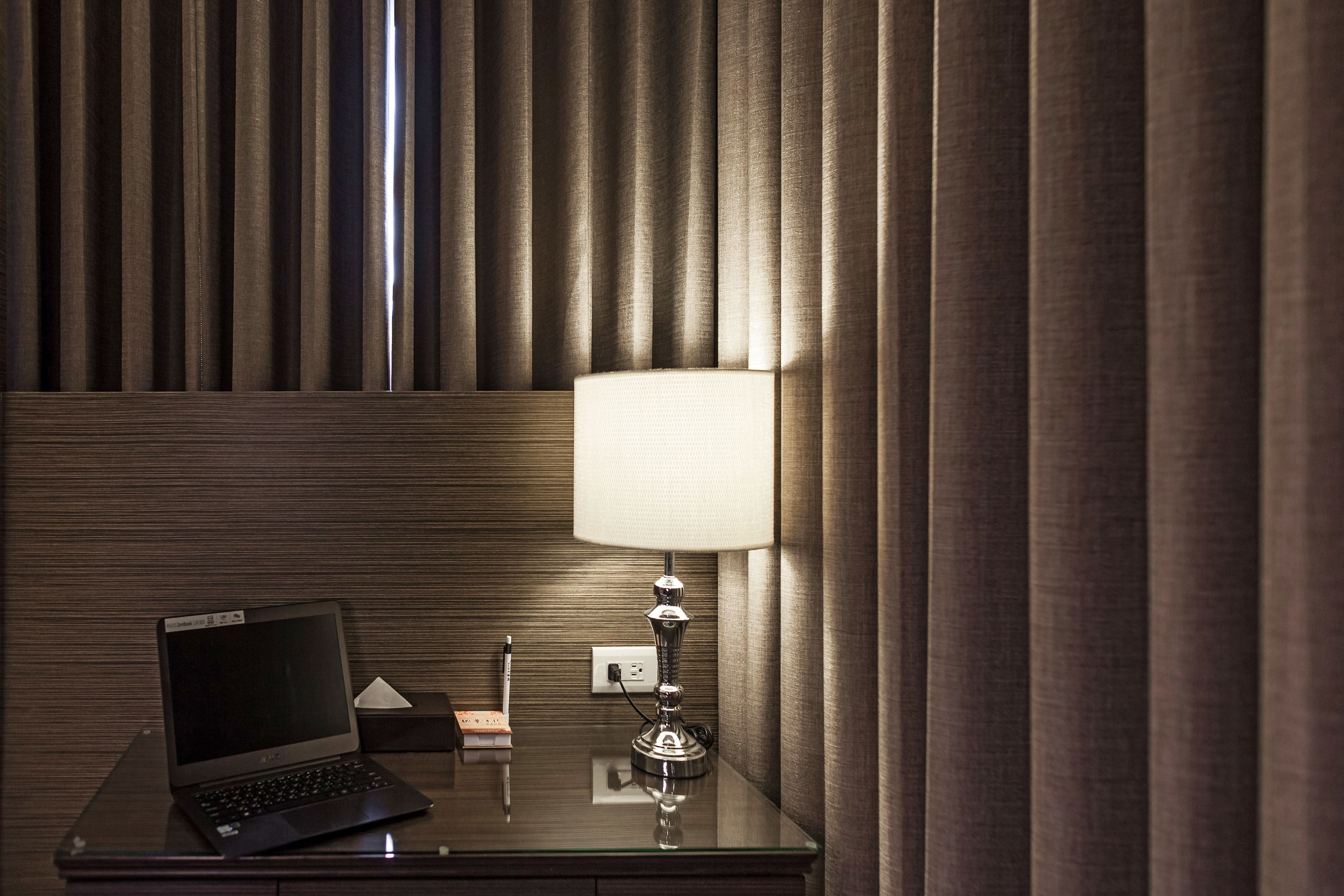 in-room business centre