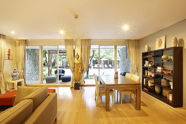 3 Bedrooms Apartment, Pool Access | Matservice på rummet