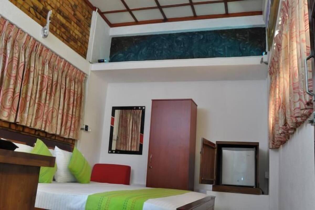 Superior Double Room, 1 King Bed, Balcony, Garden View | Desk, free WiFi