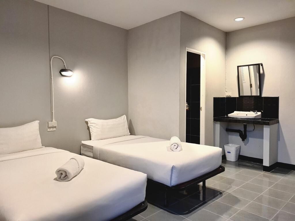 Premium bedding, individually furnished, desk, free WiFi