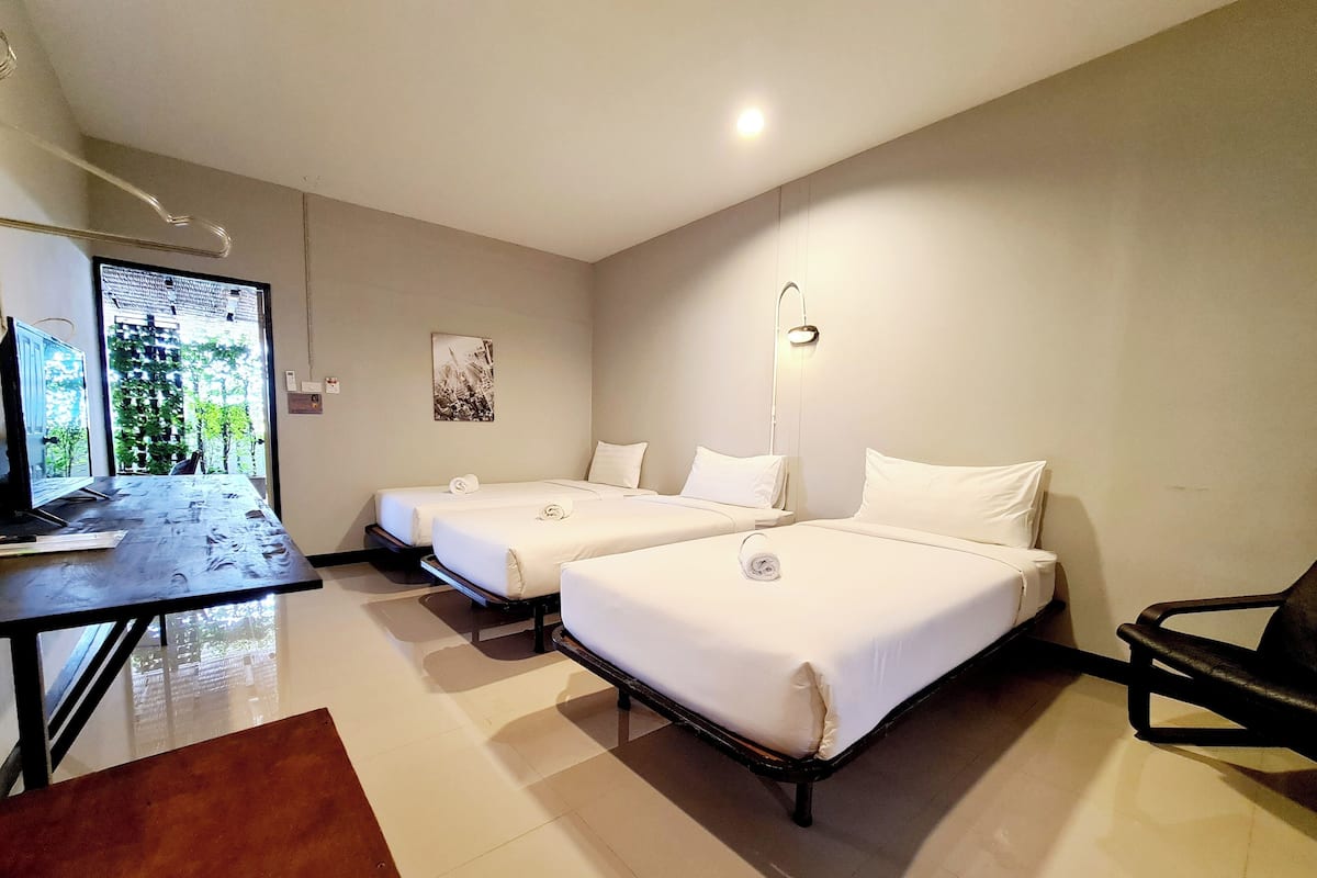 The 8 Factory Hotel Phitsanulok - hotel rooms
