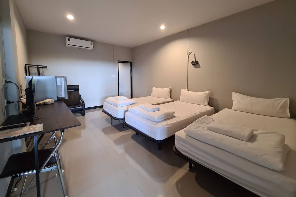 Premium bedding, individually furnished, desk, free WiFi