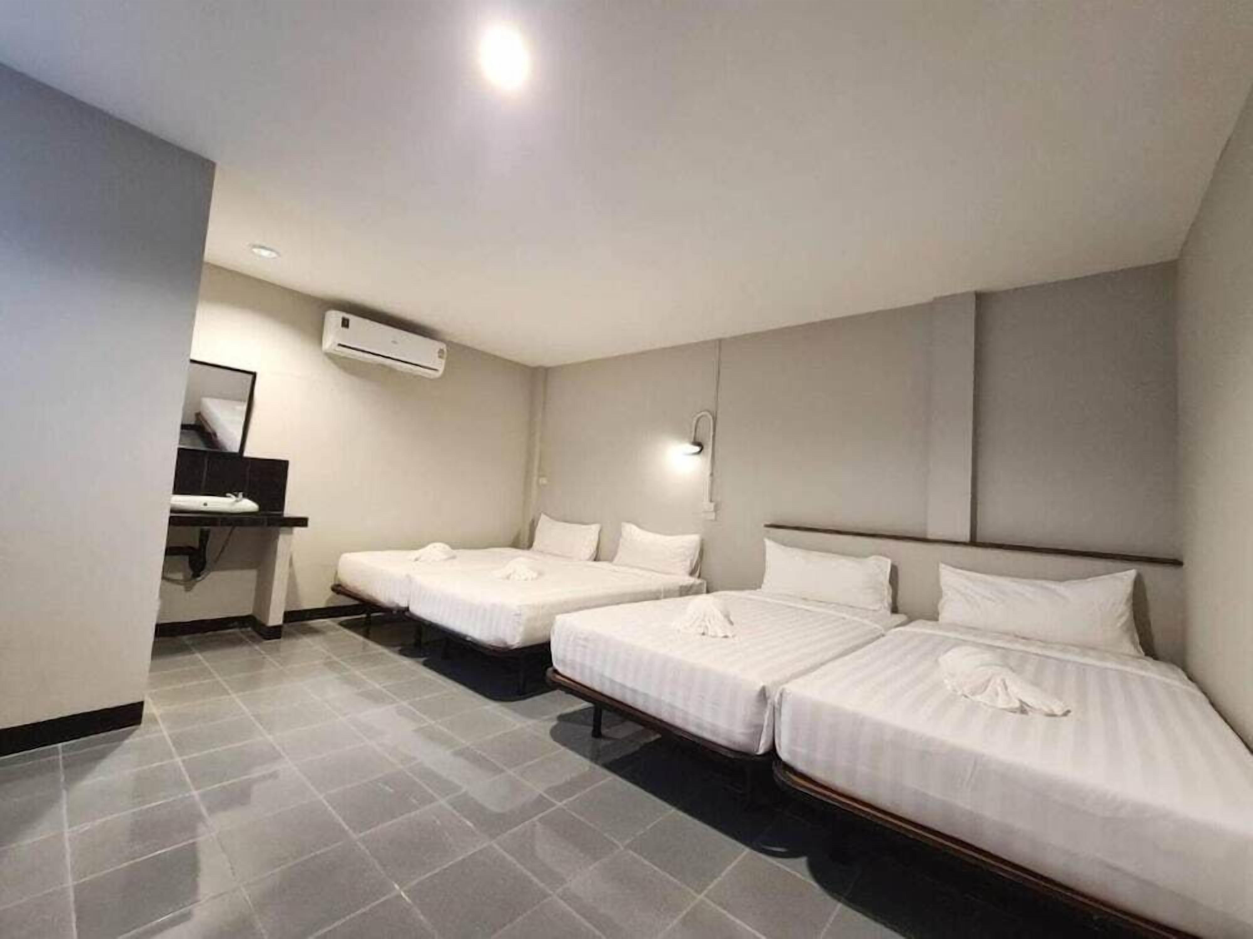 Premium bedding, individually furnished, desk, free WiFi