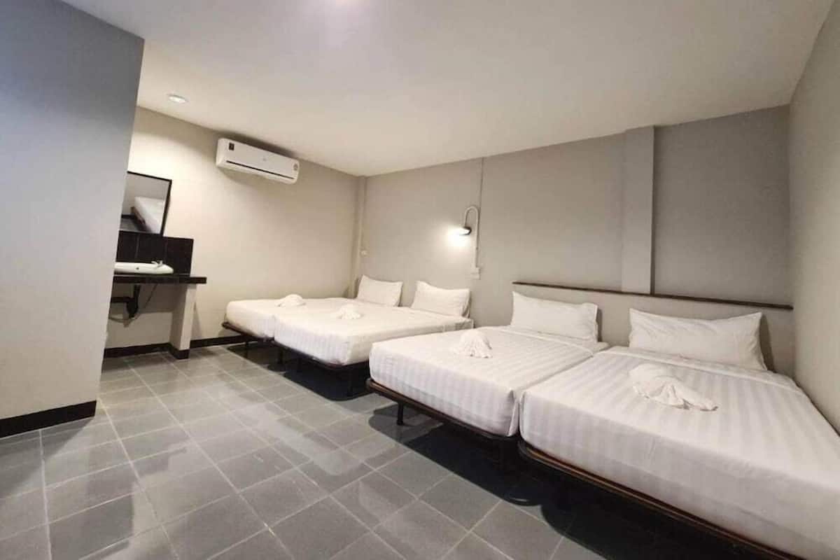 Premium bedding, individually furnished, desk, free WiFi