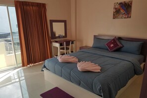 Standard Double Room | Desk, free WiFi - V-House Hotel (Trang)