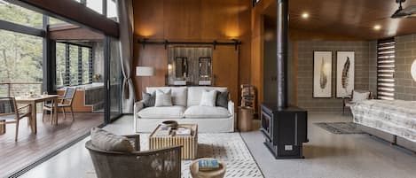 Luxe suite, 1 slaapkamer | Luxe beddengoed, een gratis minibar, individueel gedecoreerd