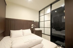 Double Room (B) | Free WiFi