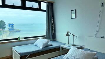 Kamar Twin Premium, 1 kamar tidur, kamar mandi pribadi, pemandangan pantai | Pemandangan dari kamar