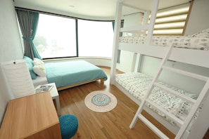 9 bedrooms, in-room safe, individually decorated, individually furnished - Flat B Hostel - Hostel (Busan)