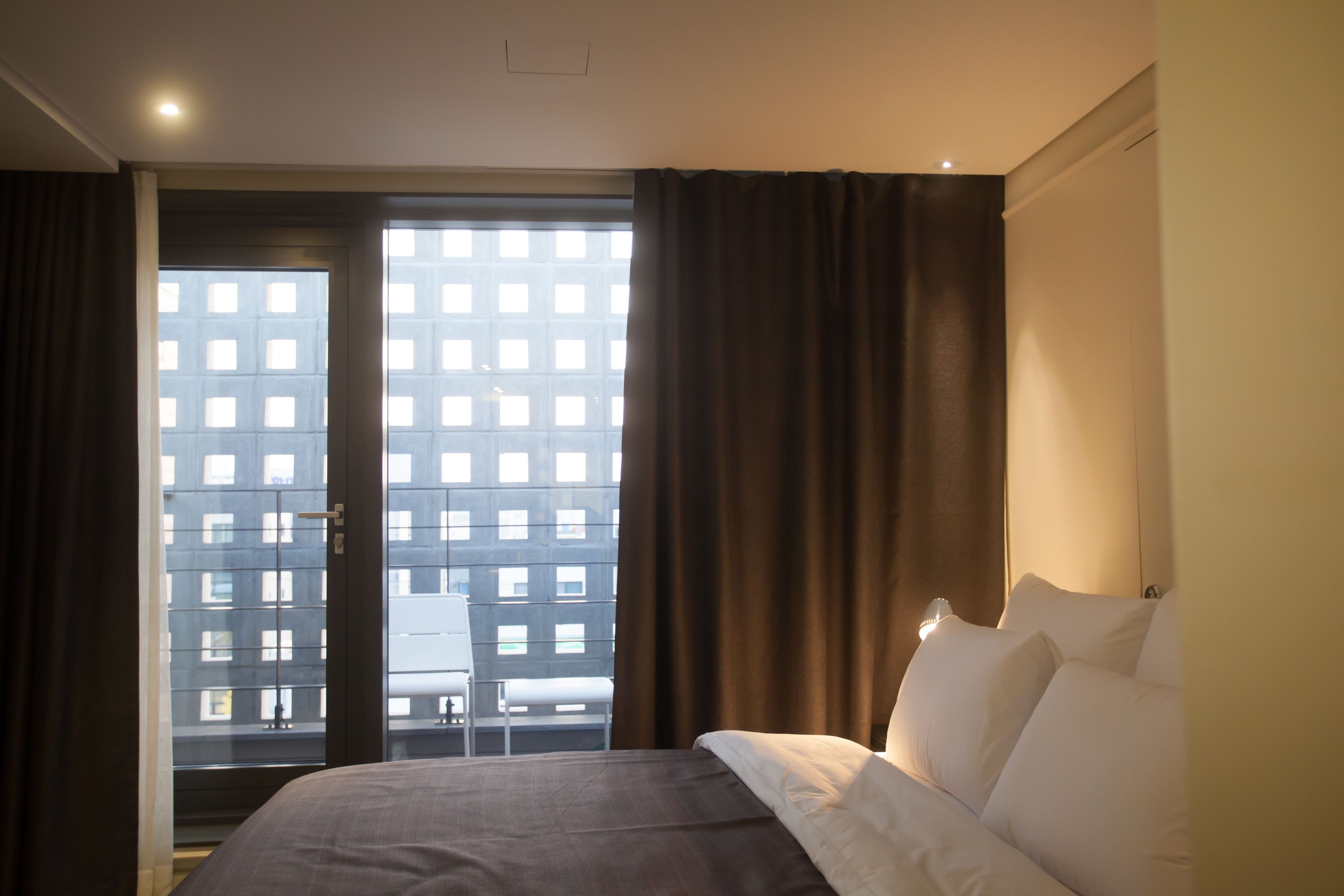 junior suite | in-room safe, soundproofing, free wifi, bed sheets