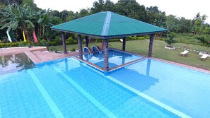 Piscine extérieure
