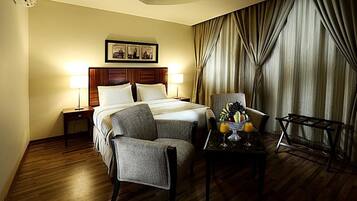 Family Apartment, 2 Bedrooms | 1 bedroom, in-room safe, desk, blackout drapes