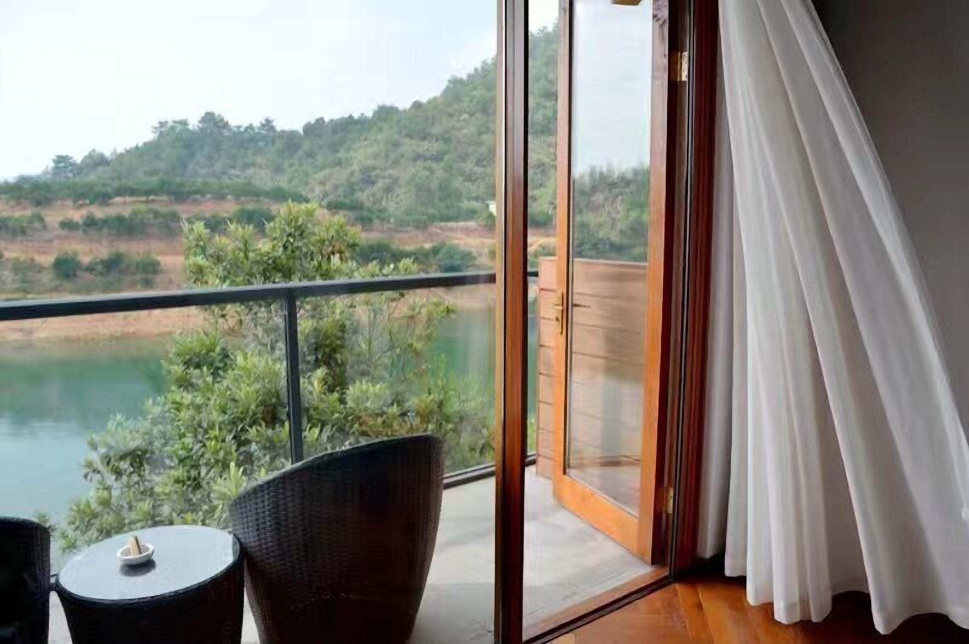 Qiandao Lake | Balcony