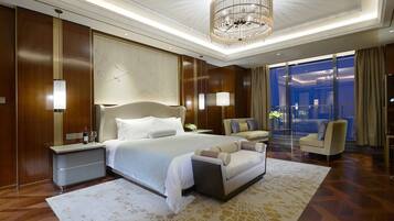 Presidential Suite | Premium bedding, minibar, in-room safe, desk