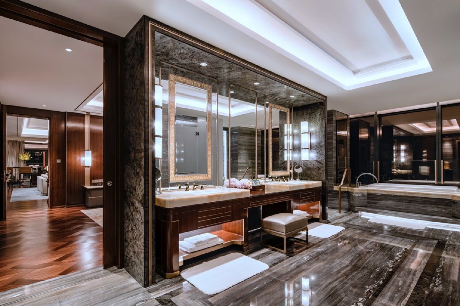 presidential suite | premium bedding, minibar, in-room safe, desk