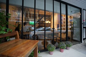 Exterior - Puck Hostel (Bangkok)