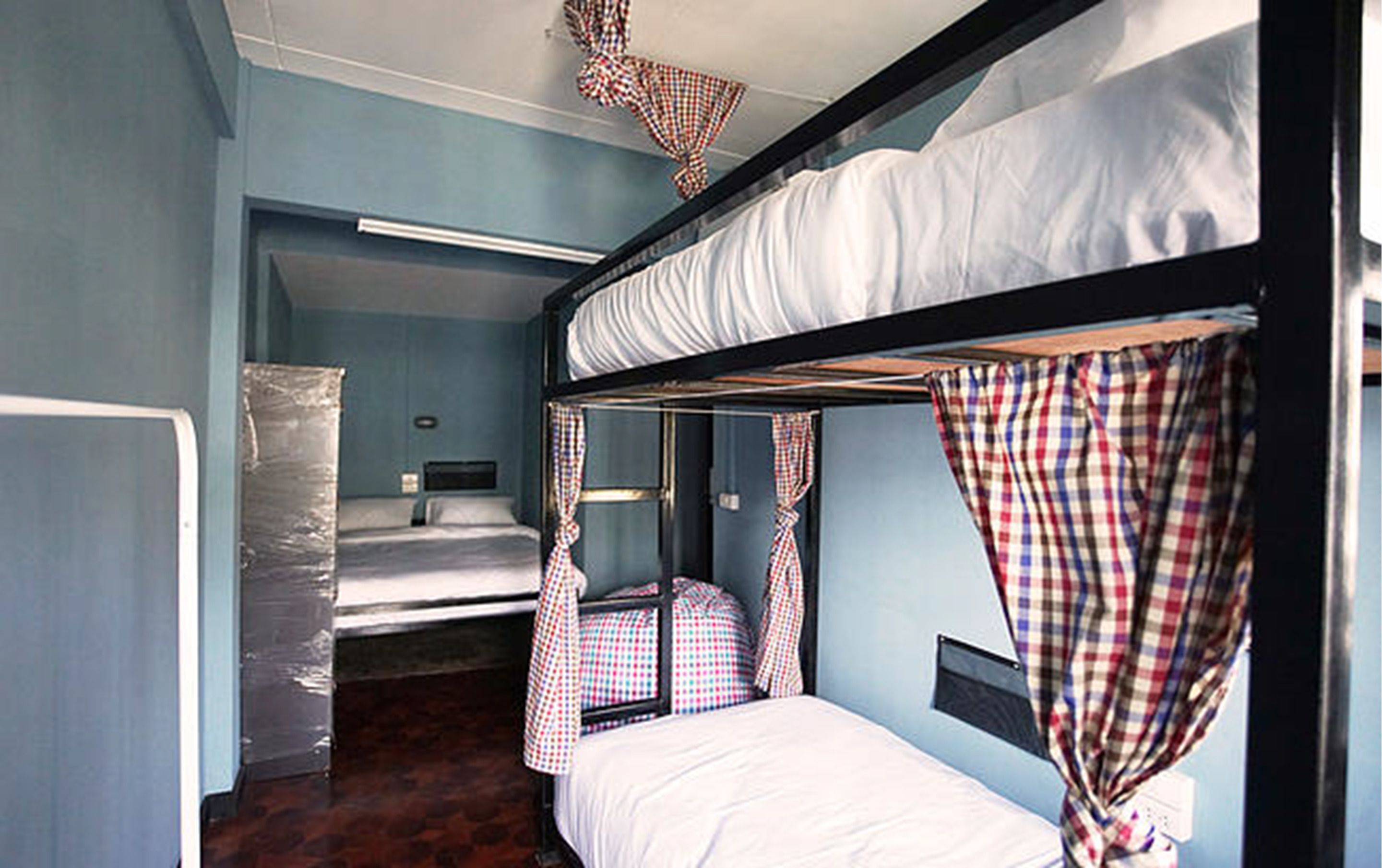 Deluxe 4 Bed Family Room | Free WiFi