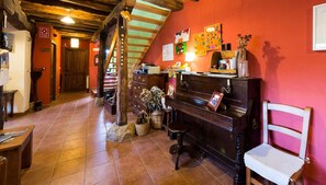 Lobby - Hotel Rural Piedra Abierta (San Cebrian de Muda)