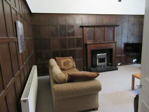 อพาร์ทเมนท์, 1 ห้องนอน (No 1) | ห้องนั่งเล่น | ทีวีจอแบน