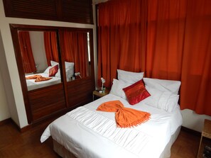 Laptop workspace, soundproofing, cots/infant beds, free WiFi