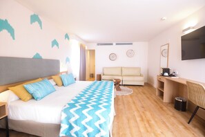 Suite, Meerblick | Schreibtisch, Verdunkelungsvorhänge, Zustellbetten, kostenloses WLAN