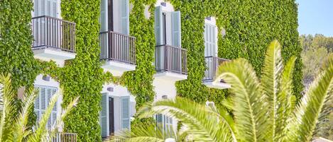 Fachada de la propiedad