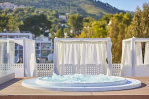 Outdoor spa tub - Cupido Boutique Hotel (Calvia)