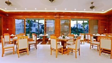 Se sirven desayunos, almuerzos, cenas y cocina internacional