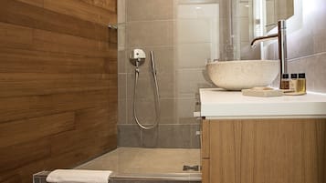 Junior Room | Bathroom