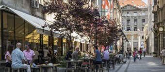 Dominic & Smart Luxury Suites Republic Square