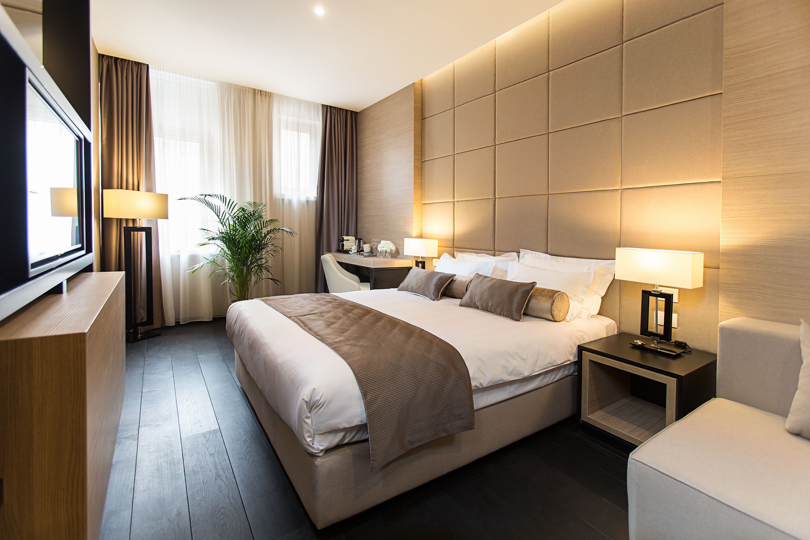 Ropa de cama de alta calidad y minibar 