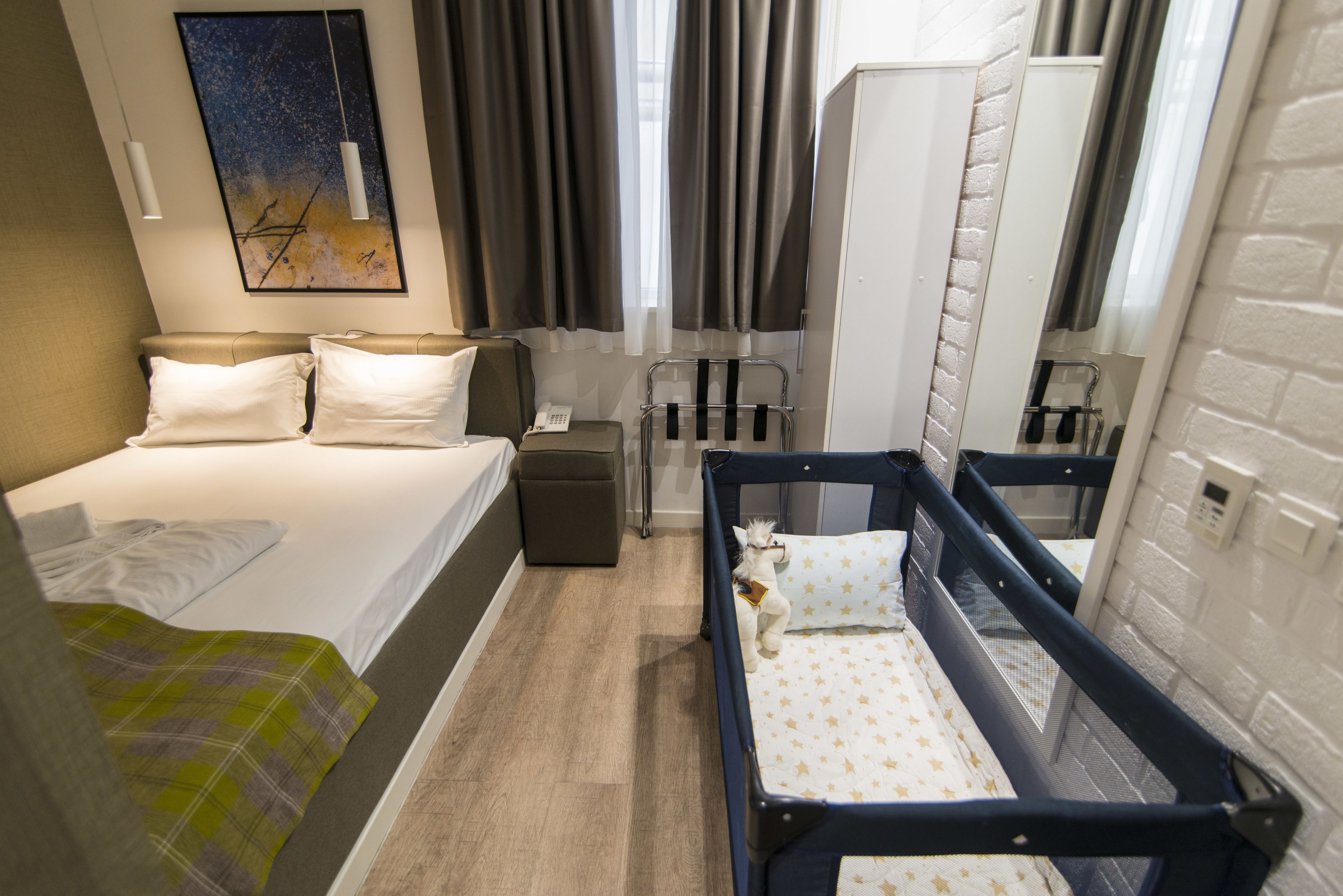 Standard Double Room | Hypo-allergenic bedding, minibar, in-room safe, blackout drapes