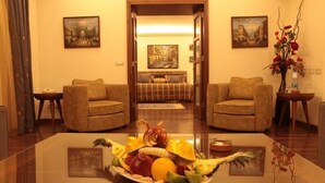 Executive Suite | Living area - King's Suites Hotel (Beirut)
