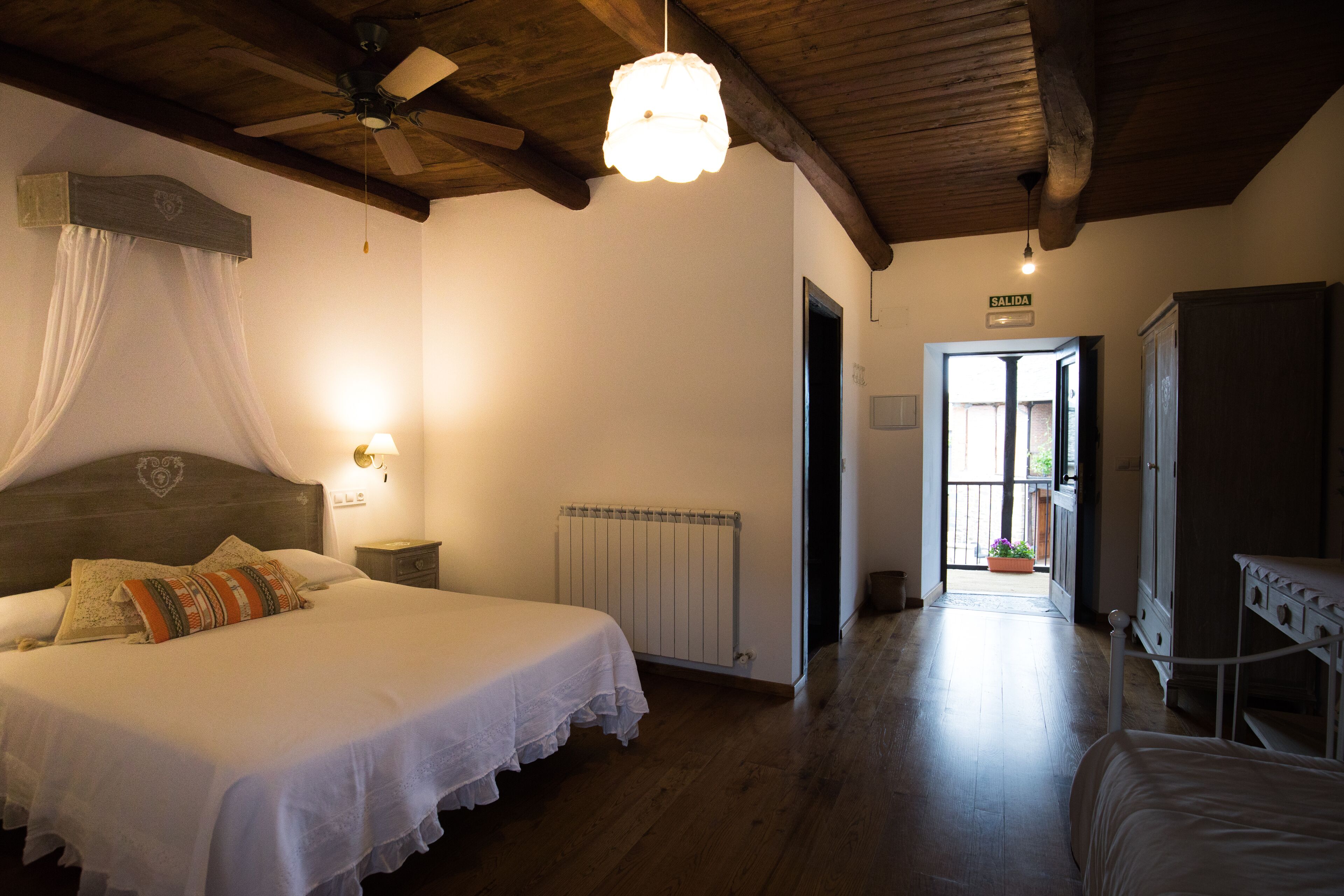 triple room | individually decorated, individually furnished, free wifi, bed sheets