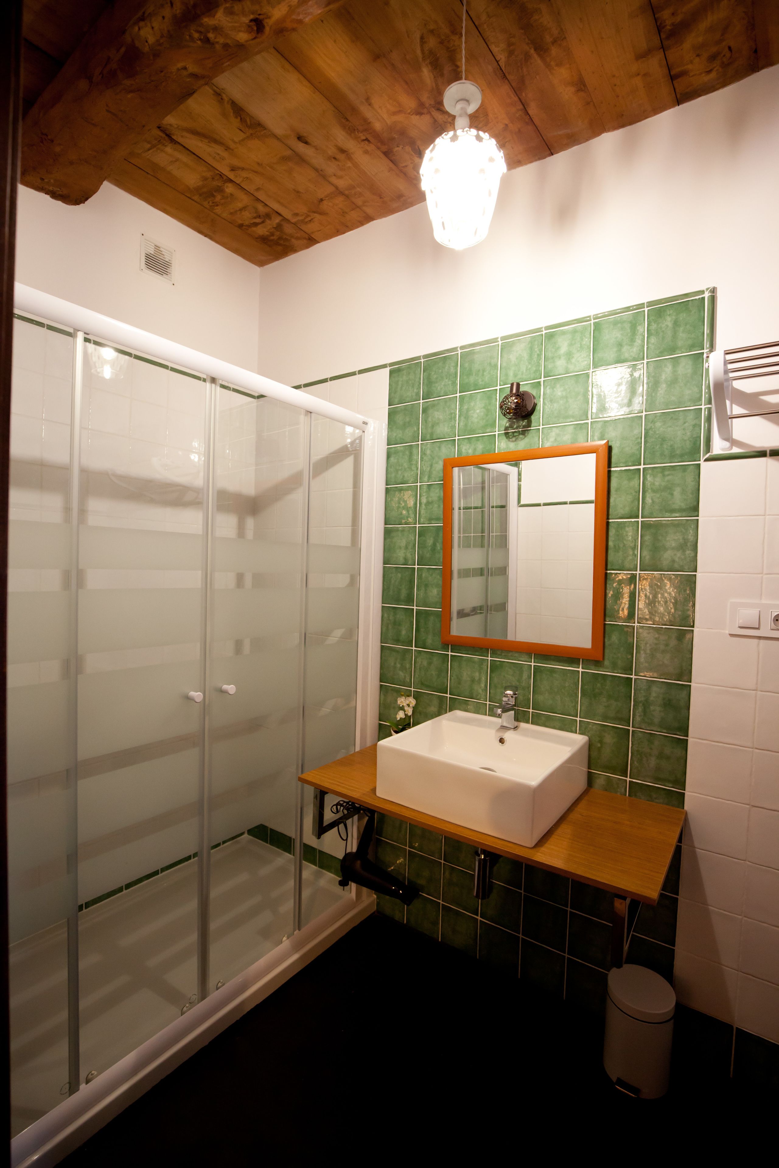 quadruple room | individually decorated, individually furnished, free wifi, bed sheets