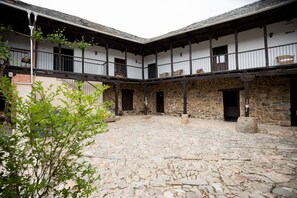Property entrance - La casa grande del Valle (Folgoso De La Ribera)