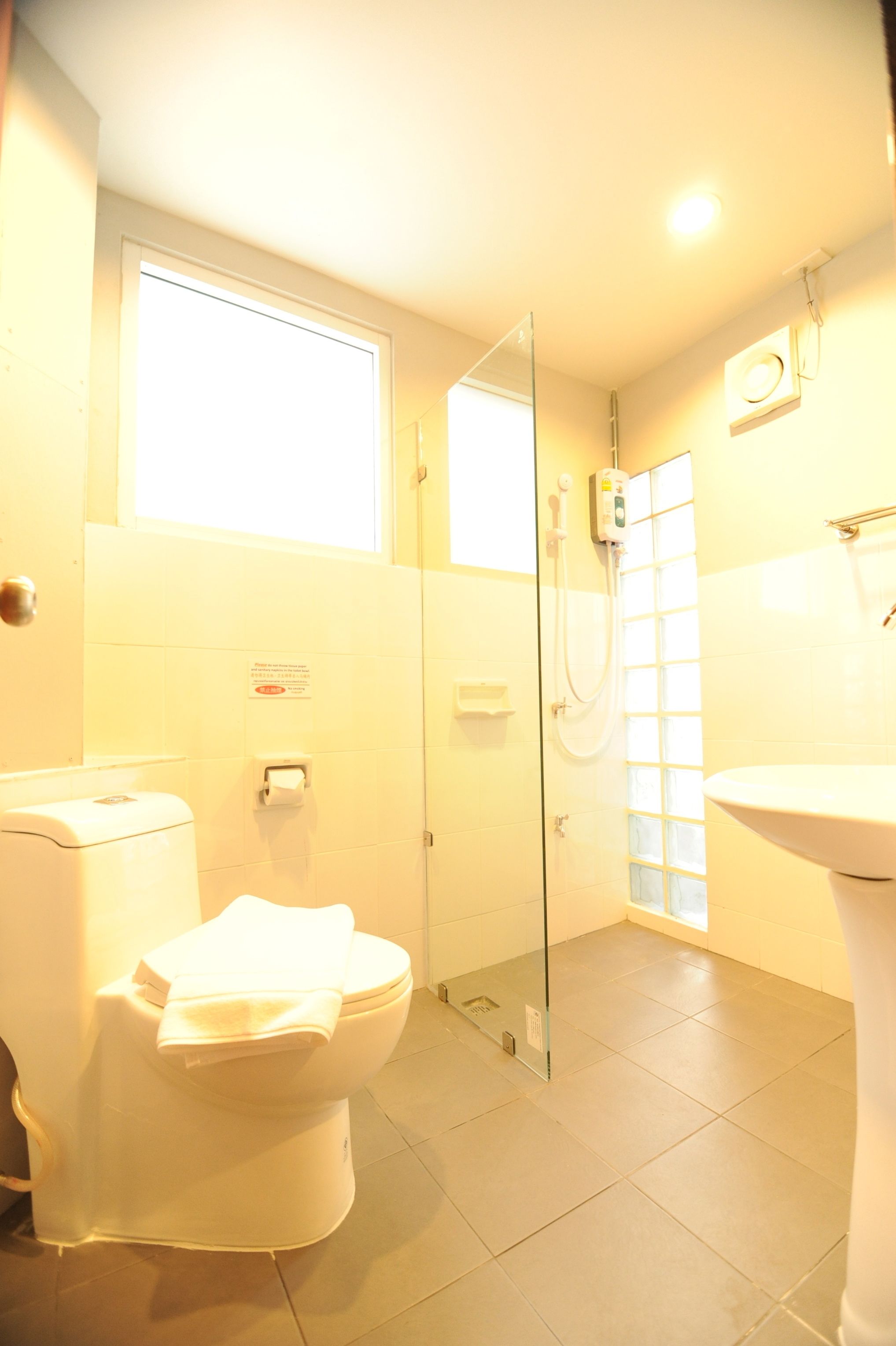 twin room | bathroom | shower, free toiletries, hair dryer, towels
