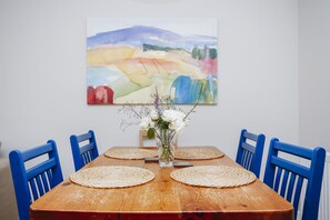Apartamento família, 2 quartos (7 Chessels Court, Royal Mile, EH8 8AD) | Opções para refeição no quarto