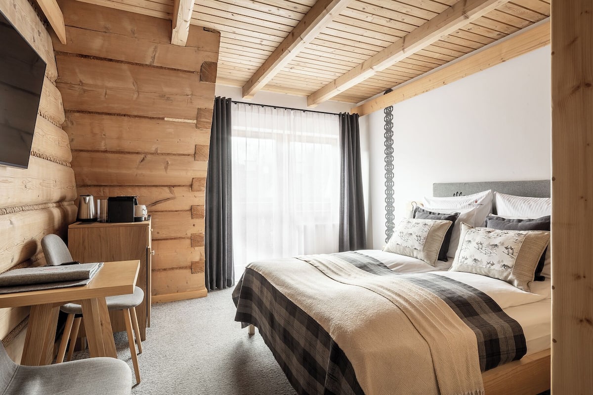 Iron/ironing board, free cribs/infant beds, free WiFi, bed sheets