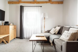 Studio, Terrace | Iron/ironing board, free cribs/infant beds, free WiFi, bed sheets - Willa Malinowa (Zakopane)