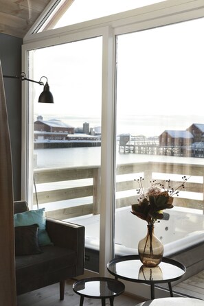 Design Cabin, 3 Bedrooms, Ocean View (Fisherman Cabin) | Premium bedding, pillow-top beds, soundproofing, iron/ironing board