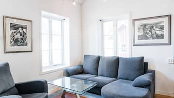 Standard Apartment, 1 Bedroom, Ocean View | Living area