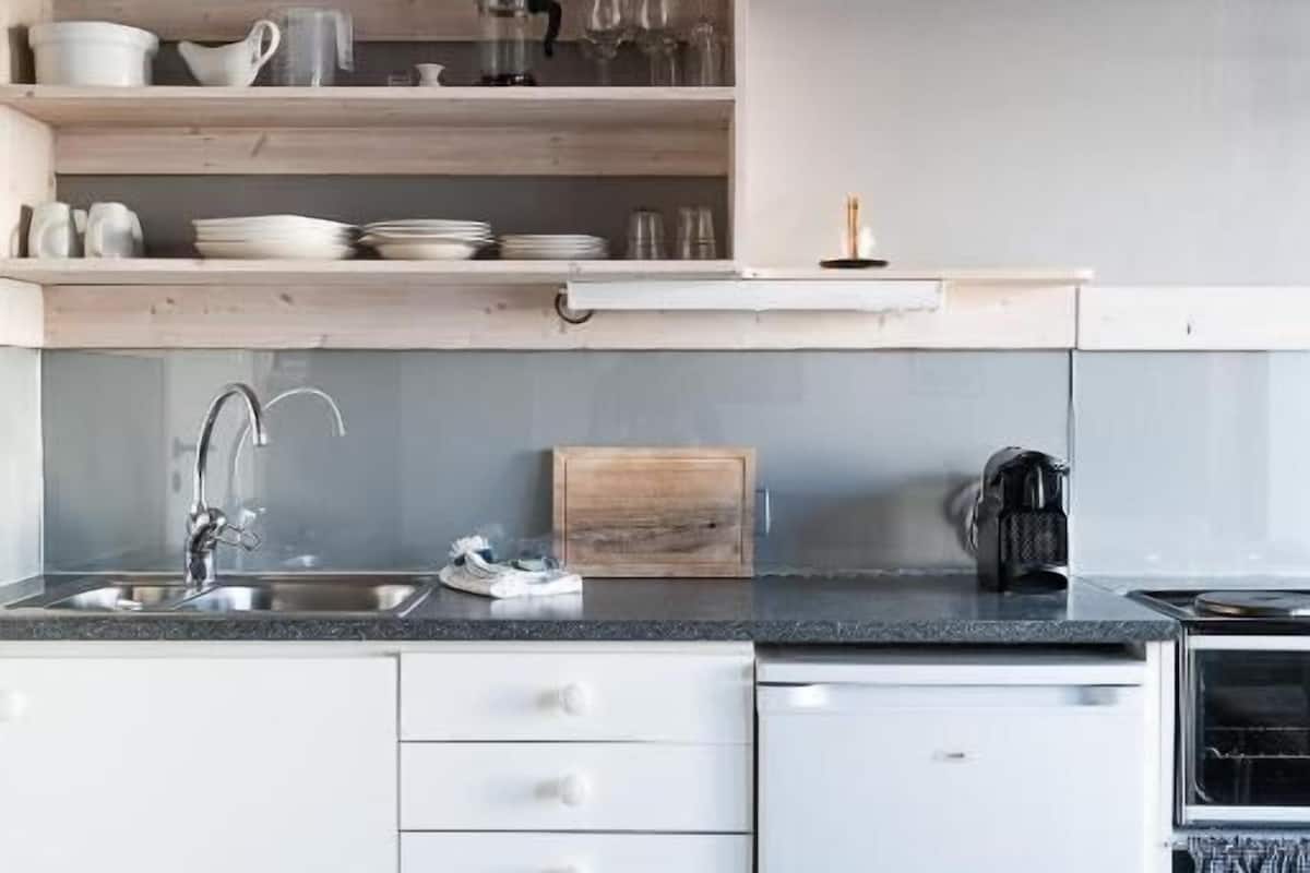 standard studio, marina view | private kitchen