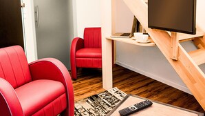 Dobbeltrom (kleines Penthouse Zugang Dachterasse) | Oppholdsområde | Flatskjerm-TV