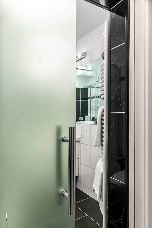 Bathroom - Hotel SleepInn Volkspark (Hamburg)