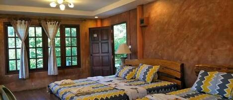 Executive Room | Minibar, individually decorated, free WiFi, bed sheets