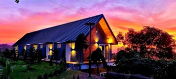 Minibar, decoración personalizada, wifi gratis y ropa de cama 