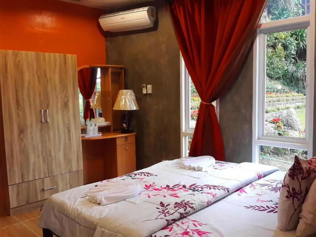 Minibar, individually decorated, free WiFi, bed sheets