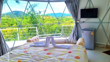 Mongolia Dome | Minibar, decoración individual, wifi gratis y ropa de cama